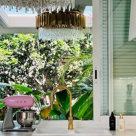 Tropical Villa *